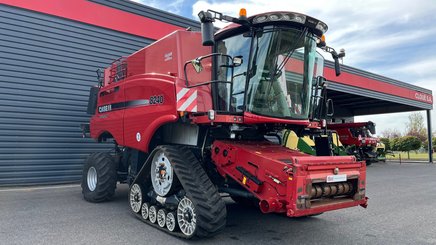Moissonneuse batteuse Case IH AXIAL-FLOW 8240 HD - 1