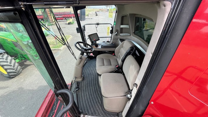 Moissonneuse batteuse Case IH AXIAL-FLOW 8240 HD