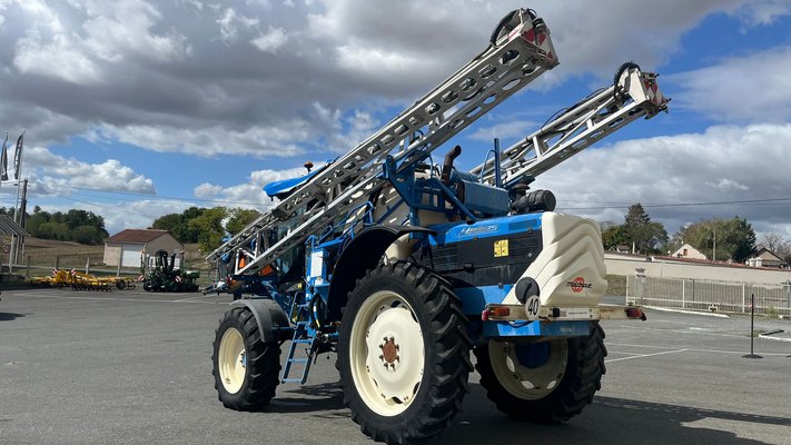 Pulvérisateur automoteur Matrot HELLIOS M24D