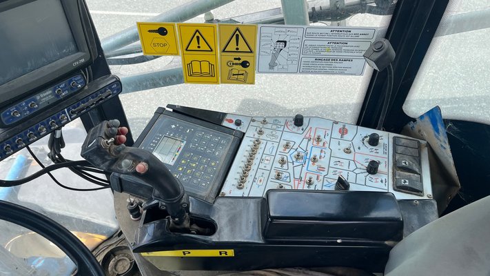 Pulvérisateur automoteur Matrot HELLIOS M24D