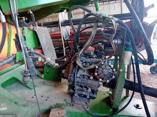Pulvérisateur traîné Amazone UX 3200 Prenium