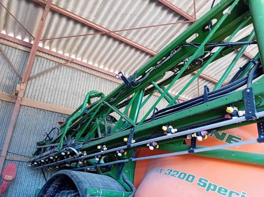 Pulvérisateur traîné Amazone UX 3200 Prenium