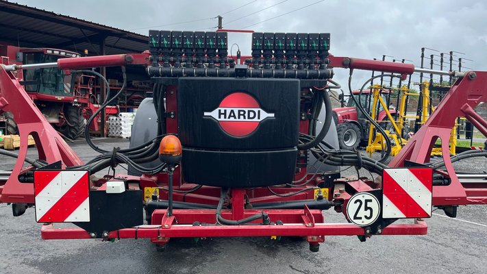 Pulvérisateur traîné Hardi NAVIGATOR 3000