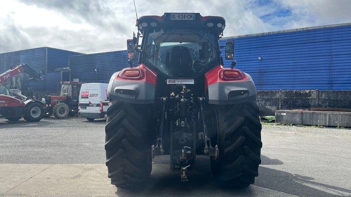 Tracteur agricole Case IH OPTUM 270 CVX STAGE V MY2022