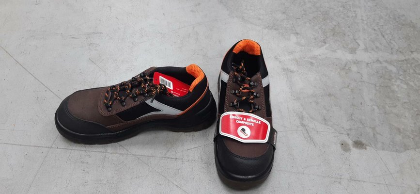 Vêtements - Chaussures - OMEGA CHAUSSURES DE SECURITE BASSES marron Normes EN 20345 S3 SRC