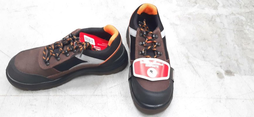 Vêtements - Chaussures - OMEGA CHAUSSURES DE SECURITE BASSES marron Normes EN 20345 S3 SRC