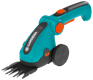 Kit cisaille à gazon Comfort Cut Li + manche télescopique + roues. Batterie Li-ion 3,6 V / 3,0 Ah intégrée. Lame de gazon Made in Germany de 8 cm de largeur. Très bonne ergonomie grâce à la poignée pivot