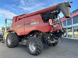 Moissonneuse batteuse Case IH AXIAL-FLOW 7140 XFLOW - 2