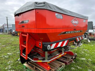 Distributeur d'engrais Kuhn AXIS 50.2 M EMC W - 1