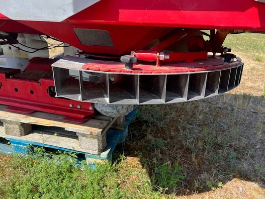 Distributeur d'engrais Kverneland EXACTA TL