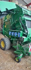 Presse à balles rondes John Deere V461M - 2