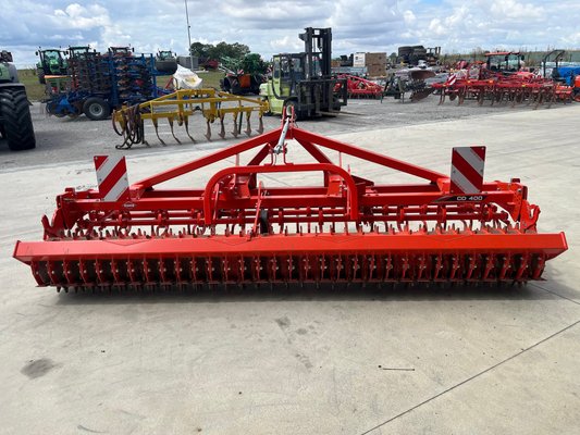 Vibroculteur Kuhn CD400 3R