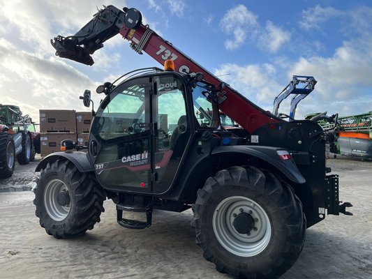 Chariot télescopique agricole Case IH FARMLIFT 737