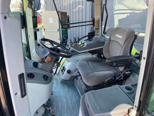 Tracteur agricole Claas ARION 620 CIS - 135