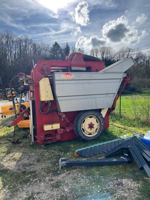 Machine à vendanger - RNES