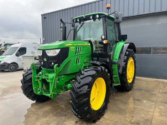 Tracteur agricole John Deere 6120M