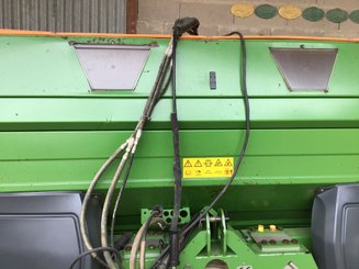 Distributeur d'engrais Amazone ZAM ULTRA 3000 - 4