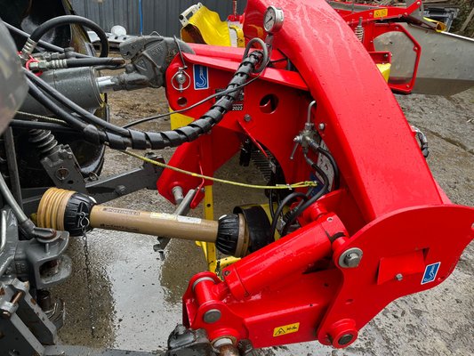 Faucheuse conditionneuse Pöttinger NOVACAT 352 ED 