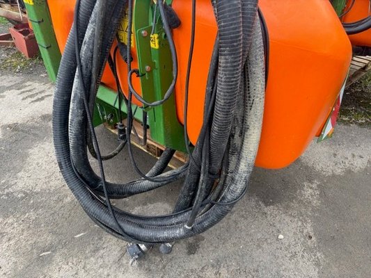 Pulvérisateur porté Amazone UF TWIN 3002