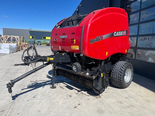Presse à balles rondes Case IH RB465