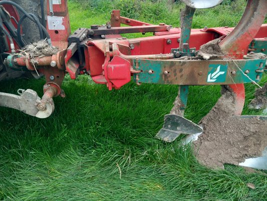 Charrue Kverneland ED100