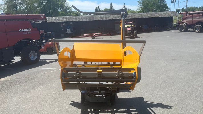 Dérouleuse de balle Lucas G UBI ORIENTABLE
