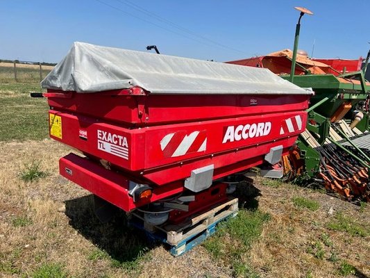 Distributeur d'engrais Kverneland EXACTA TL