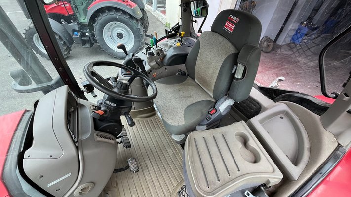 Tracteur agricole Case IH MAXXUM 115