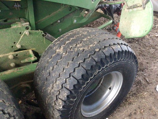 Presse à balles rondes Krone COMPRIMA V 150