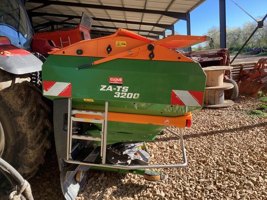 Distributeur d'engrais Amazone ZATS3200