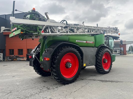 Pulvérisateur automoteur Fendt ROGATOR 645