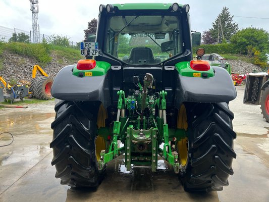 Tracteur agricole John Deere 6120M