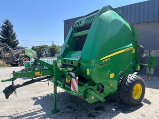 Presse à balles rondes John Deere V461M - 1