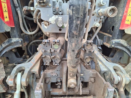 Tracteur agricole Massey Ferguson MF 7616