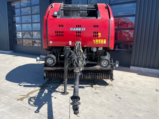 Presse à balles rondes Case IH RB465