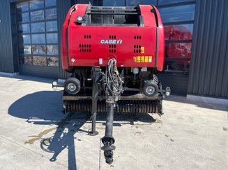 Presse à balles rondes Case IH RB465 - 2