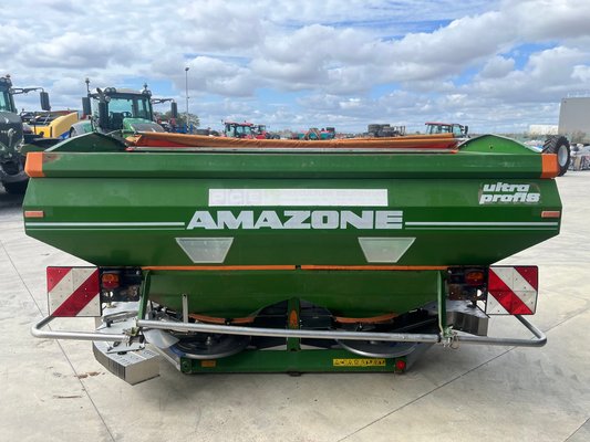 Distributeur d'engrais Amazone ZAM ULTRA 3000
