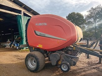 Presse à balles rondes Kubota BV 5160 - 1