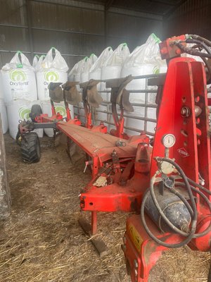 Charrue Kuhn Vari-master152