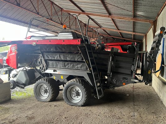 Presse à balles carrées Massey Ferguson MF 2270 TP