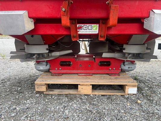 Distributeur d'engrais Kverneland EXACTA TL