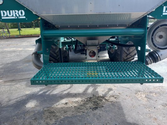 Accessoire matériel de semis Duro TREMIE FRONTALE EOLE 1700L COMPARTIMENTE