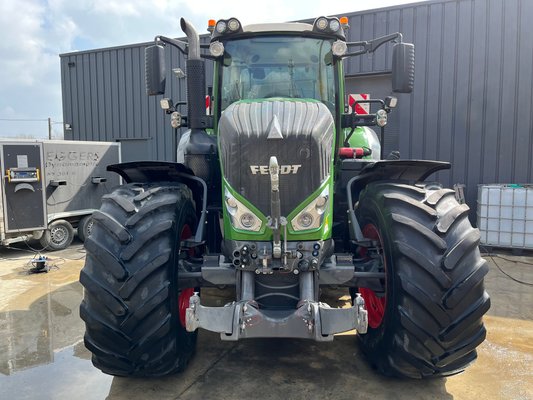 Tracteur agricole Fendt 824 S4 ProfiPlus - 240