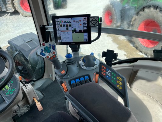 Tracteur agricole Fendt 824 S4 ProfiPlus - 240