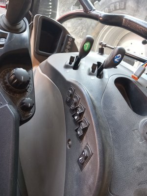 Tracteur agricole Case IH LUXXUM 110 - 107