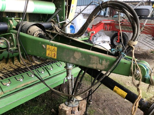 Presse à balles rondes Krone COMPRIMA V 150