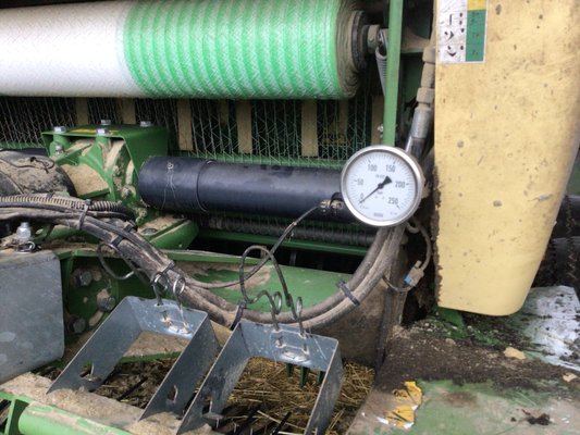 Presse à balles rondes Krone COMPRIMA V 150