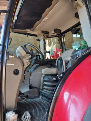 Tracteur agricole Case IH LUXXUM 110 - 107