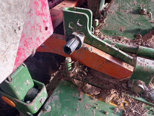 Herse rotative Amazone KE303