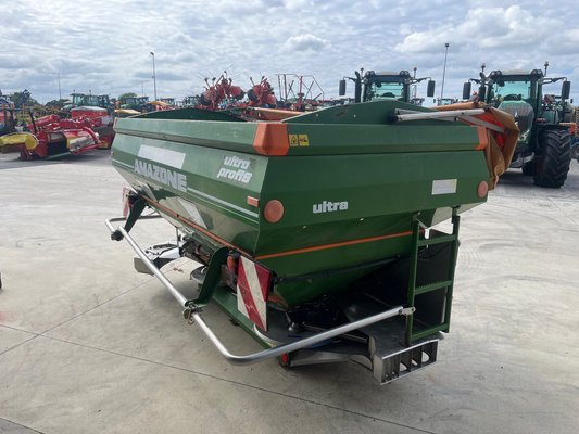 Distributeur d'engrais Amazone ZAM ULTRA 3000